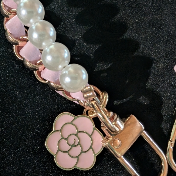 Mobile Phone Chain Accessory - Picture 3 of 6